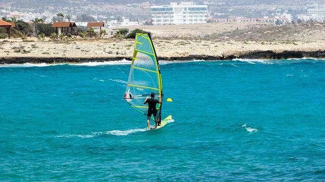 dove fare windsurf mondo italia